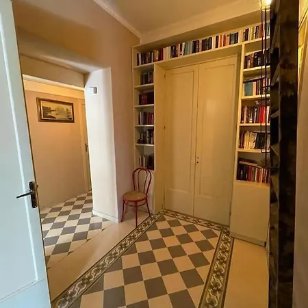 La Casa Del Viaggiatore Devi * Палермо