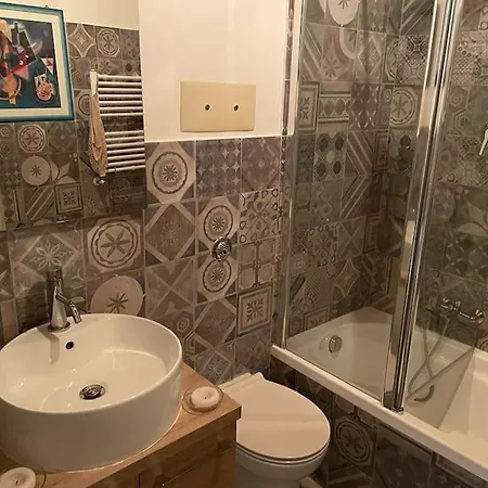 La Casa Del Viaggiatore Devi * פלרמו